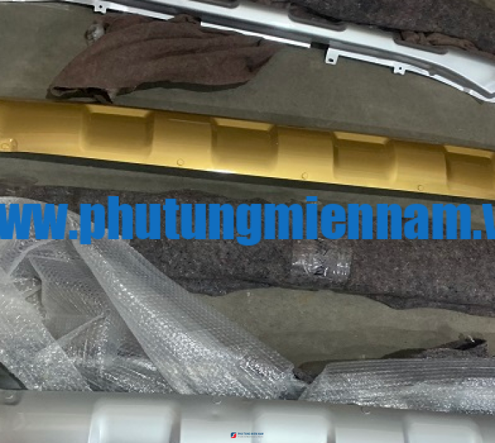 Cảng dưới xe Chenglong H7