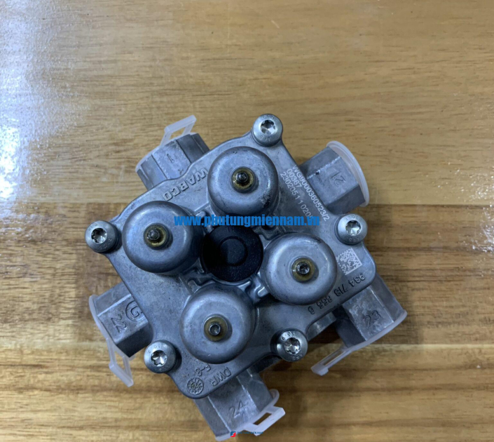 Van chia hơi gần phom xả (4 núm)