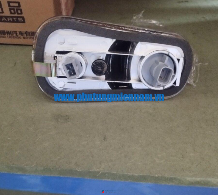 Đèn xi nhan vè lốp Chenglong H7, H5, M3